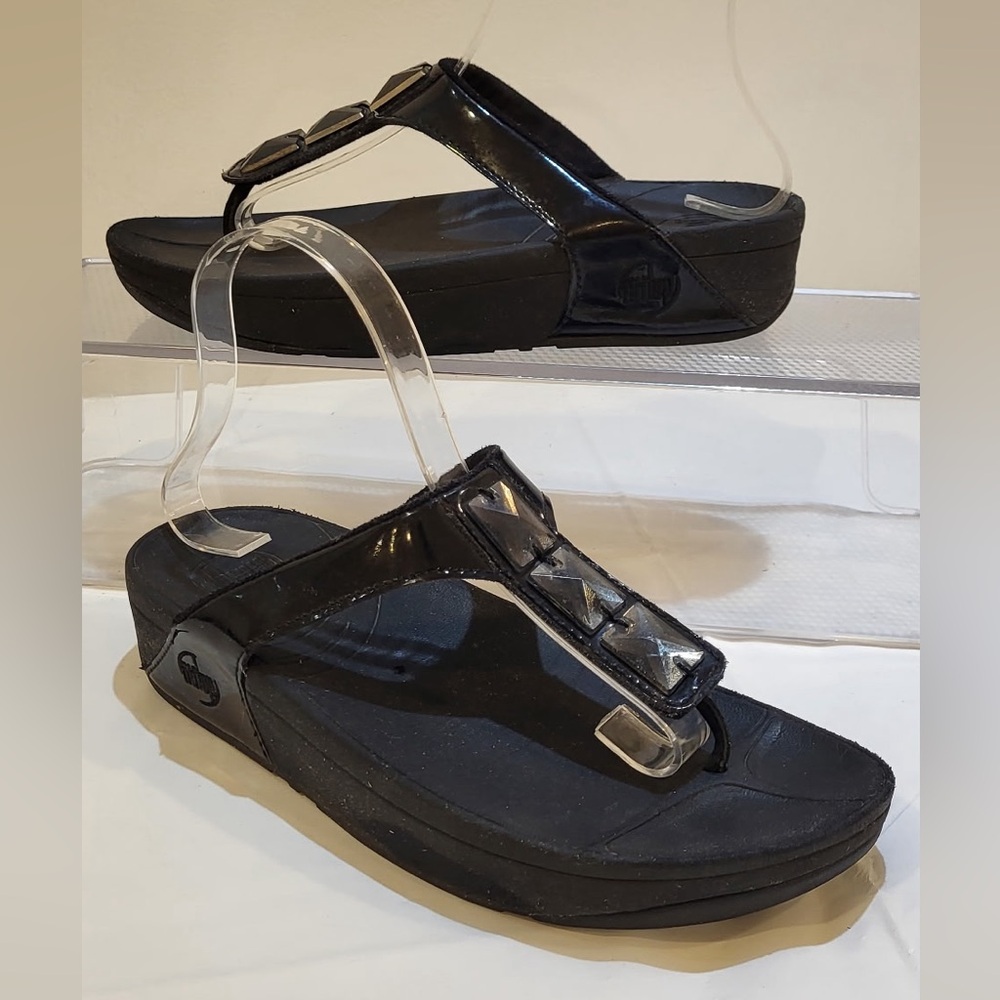 FITFLOP black patent wedge thongs